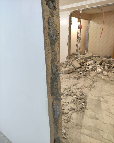 تكسير جدران وترميم الخبر
