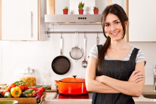 خادمات بالساعه حي عكاظ الرياض