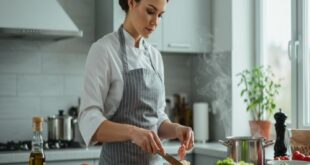 طباخة بالشهر بالرياض