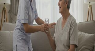 ممرضة منزلية بالدمام لرعاية كبار السن